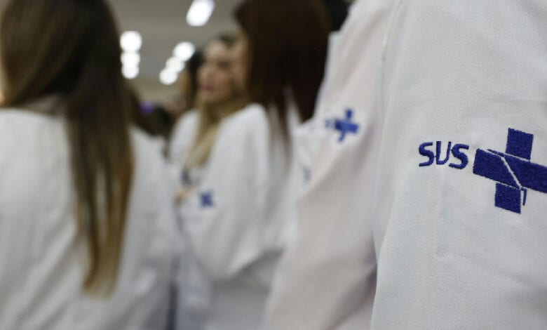 Ministério da Saúde prorroga contratos de 676 médicos até fev/2027