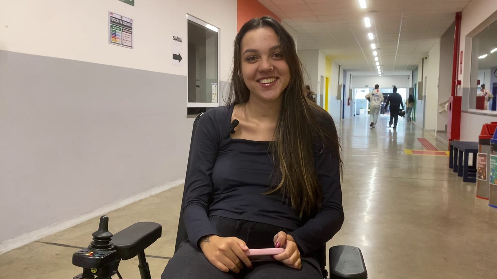 Jovem tetraplégica vota pela primeira vez no 2º turno: 'Estou aqui para fazer a diferença'