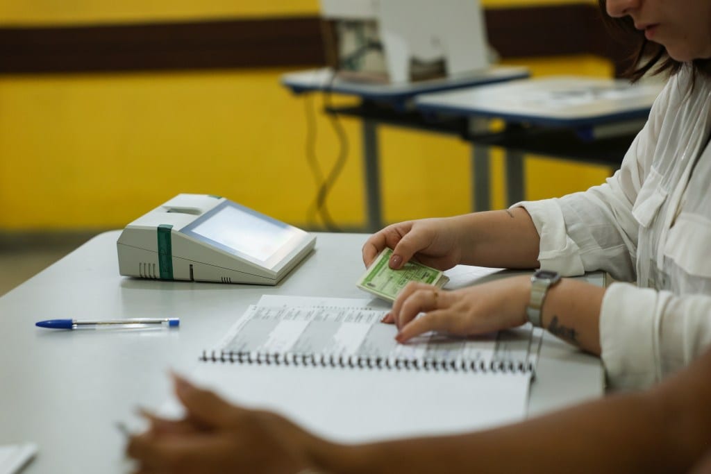 Mesário não recebe salário, mas tem dois dias de folga por dia de trabalho