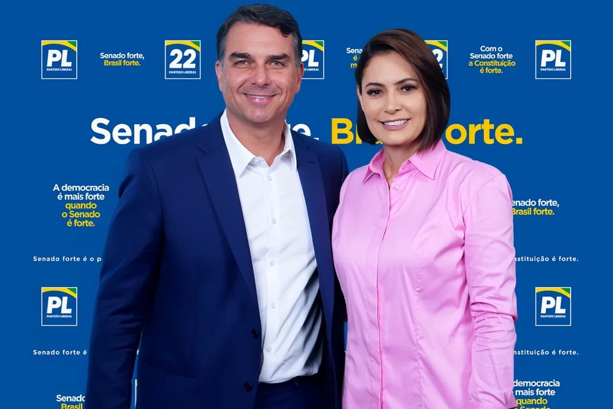 Michelle Bolsonaro confirma a aliados que Flávio deixou o Brasil