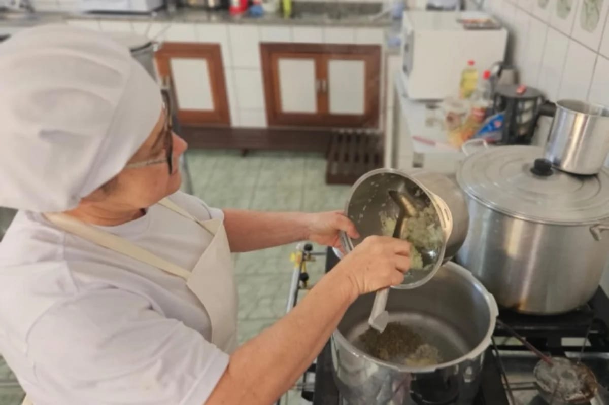 Cozinha comunitária atende famílias de São José do Norte com 120 refeições diárias