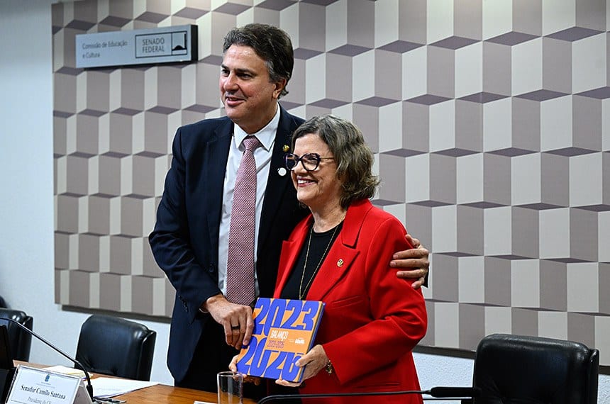 Conversamos com Camilo e relator para aprovar PEC da segurança sem emendas, diz Teresa Leitão