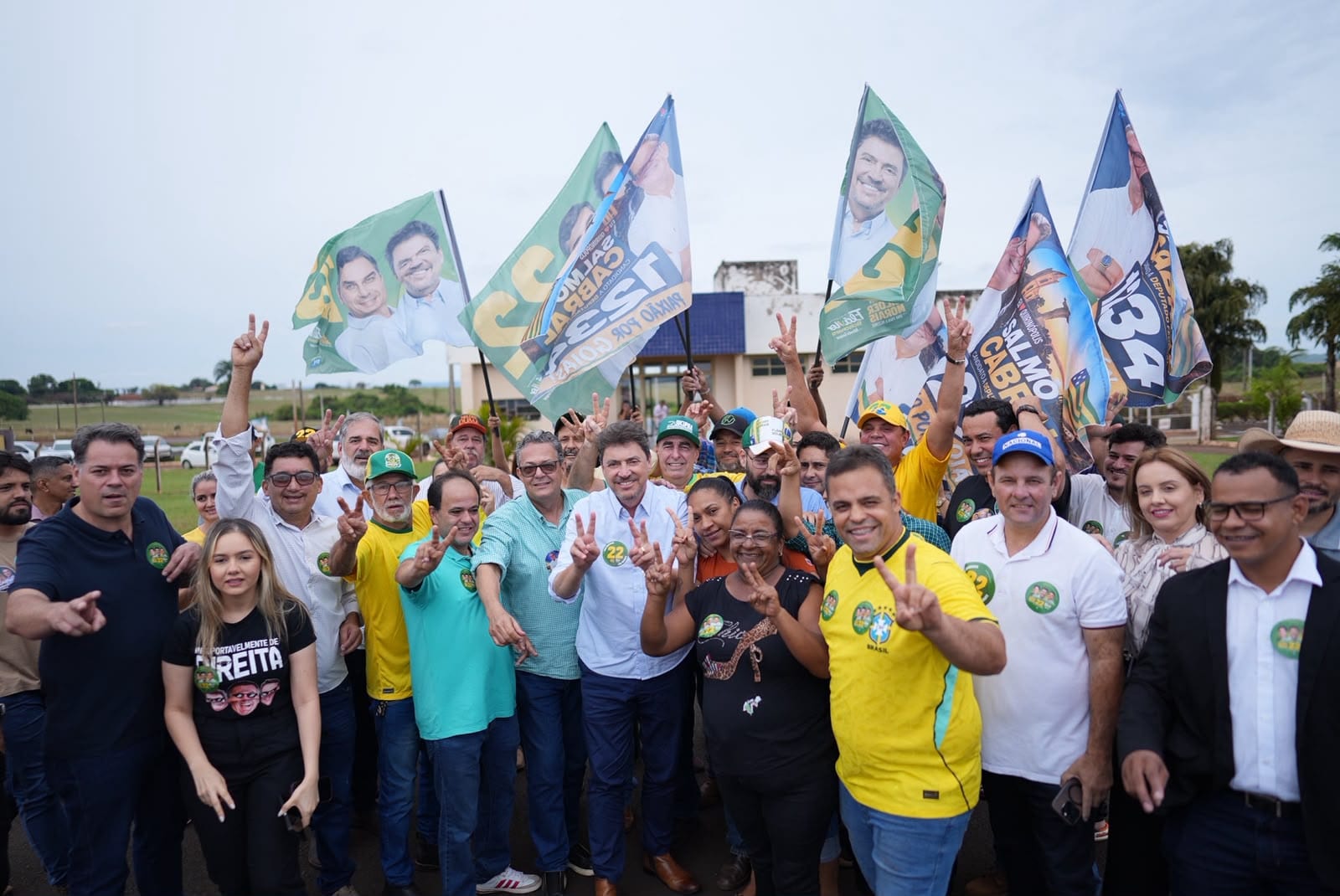 Wilder Morais faz carreatas em três cidades no penúltimo dia de campanha