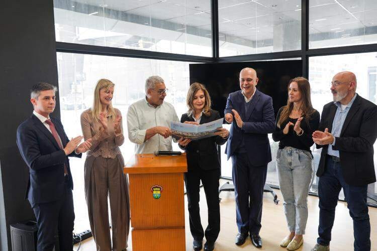 Melo sanciona lei que regula uso de IA na administração de Porto Alegre