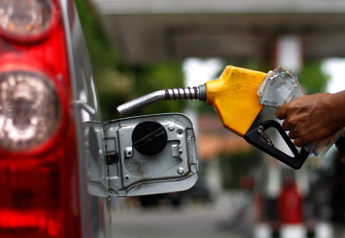 Governo avalia prorrogar subsídio de R$ 0,44 por litro da gasolina por 30 dias