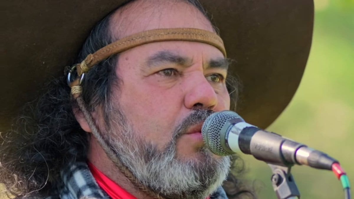 Baitaca, tradicionalista conhecido no Brasil inteiro, solta a voz em vídeo sobre crise, desemprego e miséria