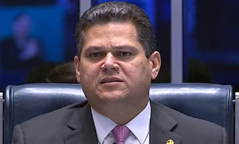 Senado vota nesta quarta cronograma acelerado para tramitação da PEC 6×1 sob aval de Alcolumbre