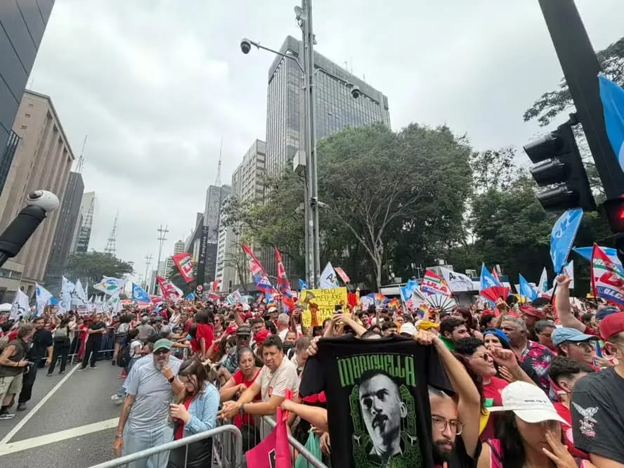 DCM ao VIVO: Lula participa de ato na Paulista com público estimado em 100 mil pessoas
