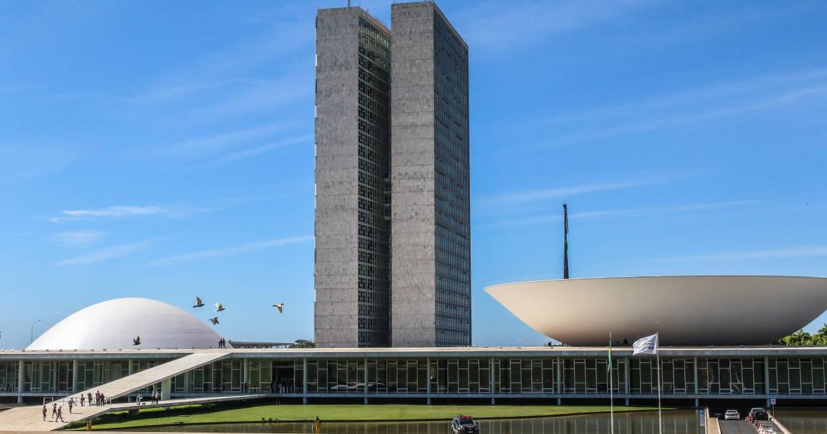 Como foi o desempenho de deputados e senadores em disputas majoritárias da eleição