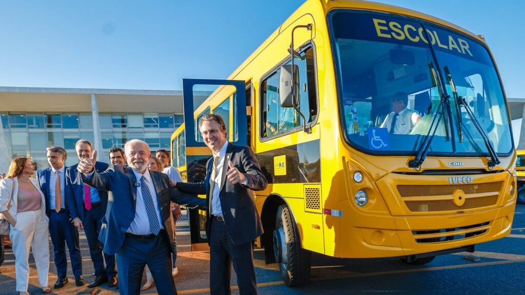 Lula anuncia PEC para tarifa zero no transporte público