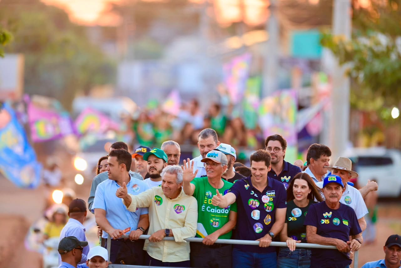 Daniel Vilela reúne 400 veículos e lideranças em Palmeiras de Goiás