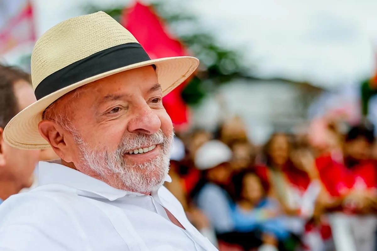 Lula celebra avanço da PEC do fim da escala 6x1: "Vitória importante"