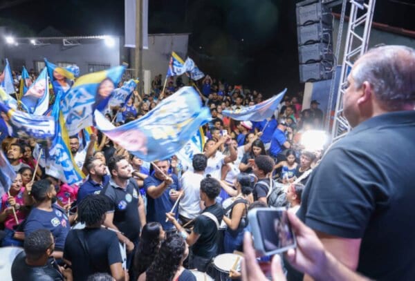 Em lançamentos de candidaturas, Eduardo Gomes defende reeleição e cita legado de ações