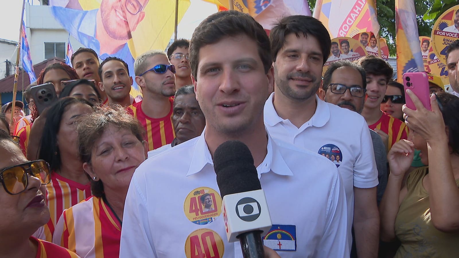 João Campos promete retomar o '13º do Bolsa Família' em Pernambuco