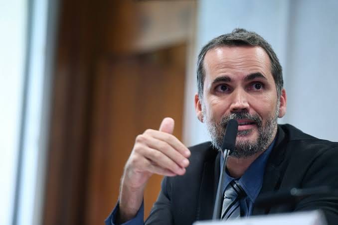 Governo Projetará Superávit Efetivo de até R$ 20 Bilhões no Orçamento de 2027