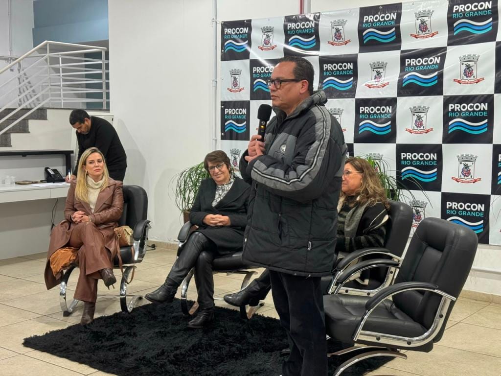 Procon lança 'Educação que Transforma' para levar educação financeira às escolas municipais