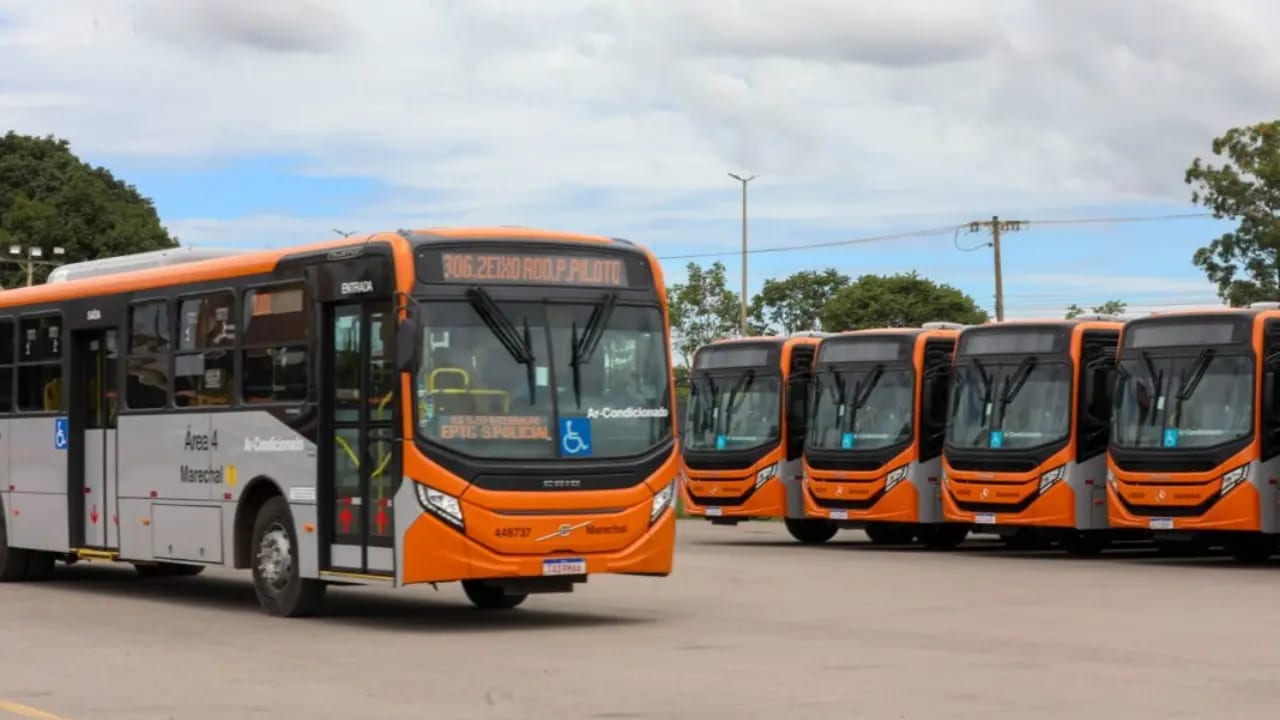 Rodoviários do DF suspendem greve e fecham reajuste de 8% nos salários