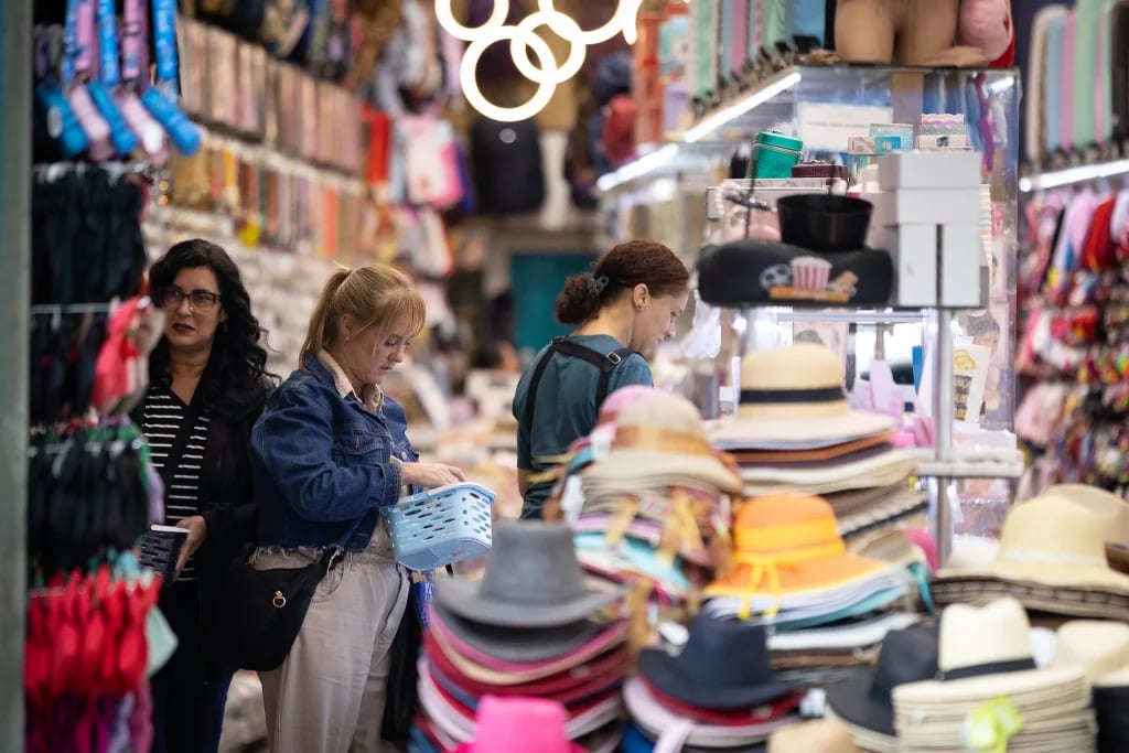 Estado de SP tem 1,3 mil vagas de emprego no setor de comércio nesta segunda-feira (31); confira