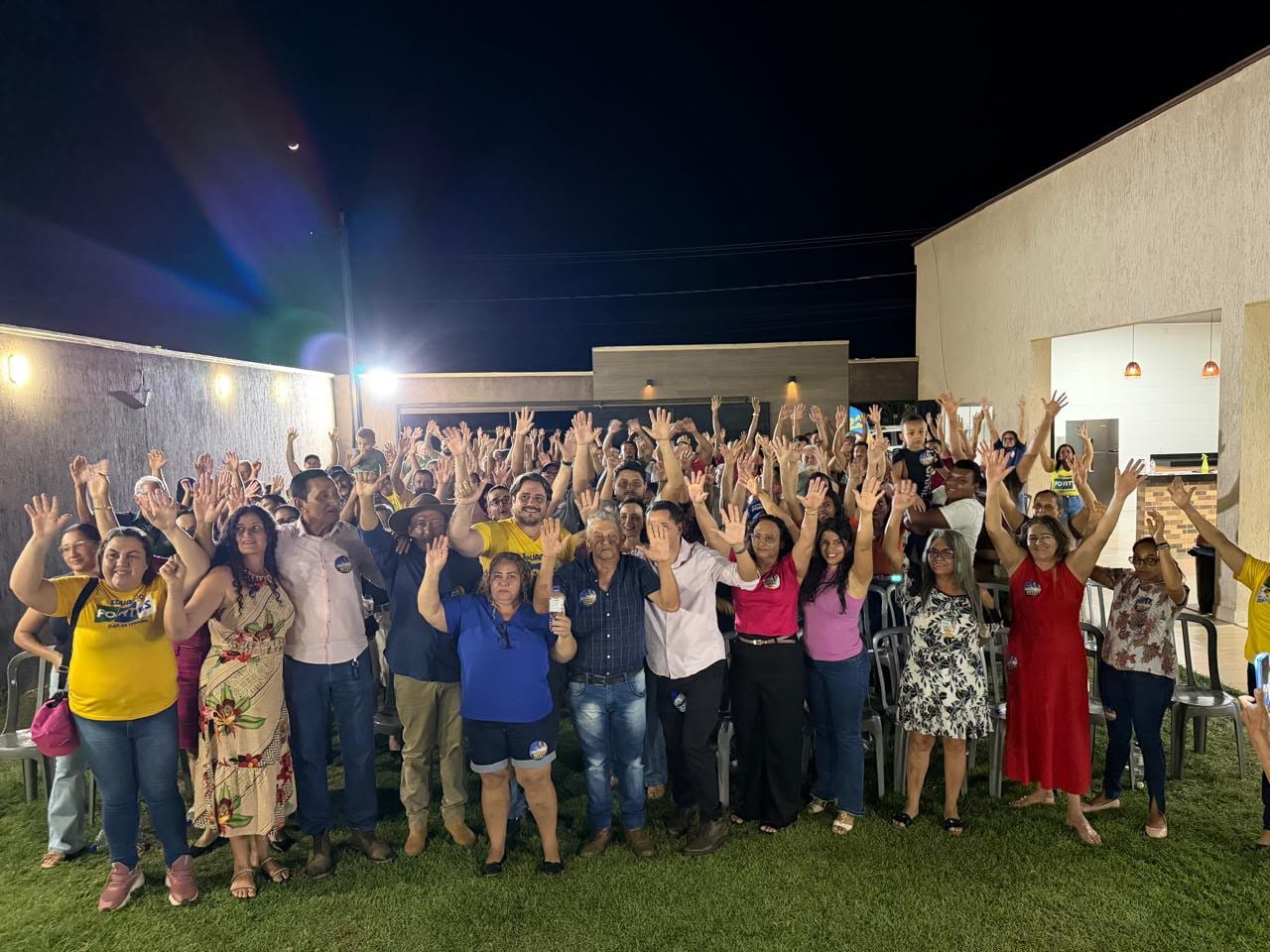 Eduardo Fortes percorre Palmeirópolis e São Salvador e recebe apoio