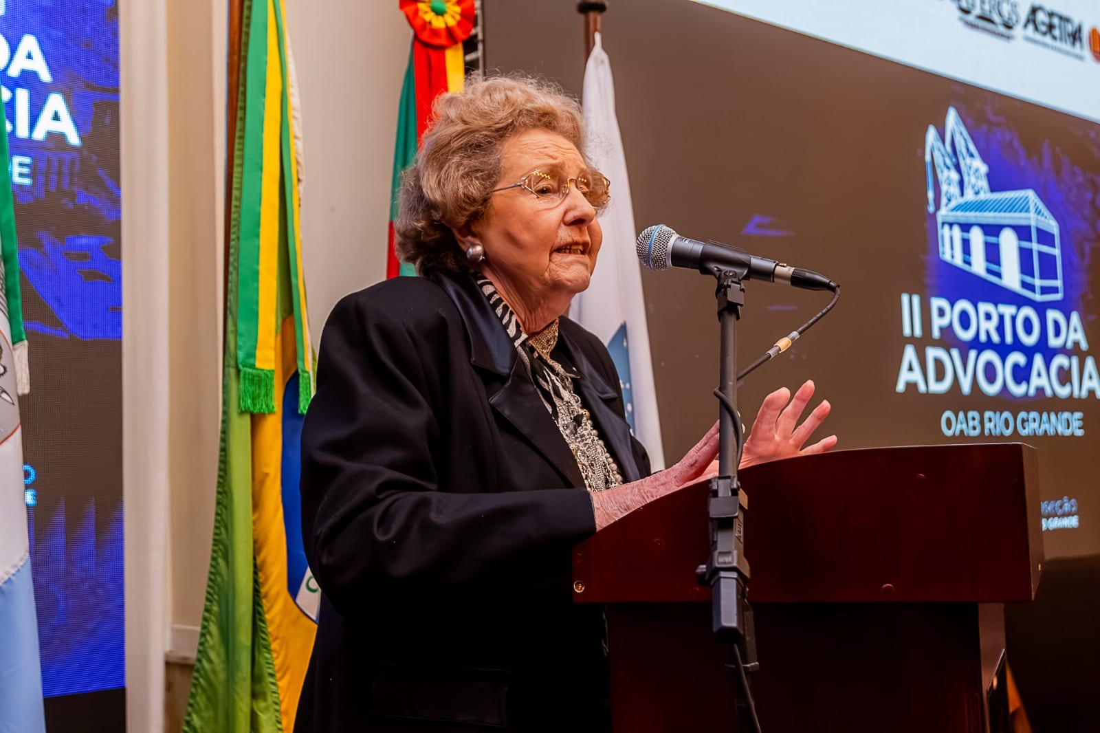 Referência na advocacia feminina gaúcha, Cléa Carpi realiza a palestra magna do II Porto da Advocacia
