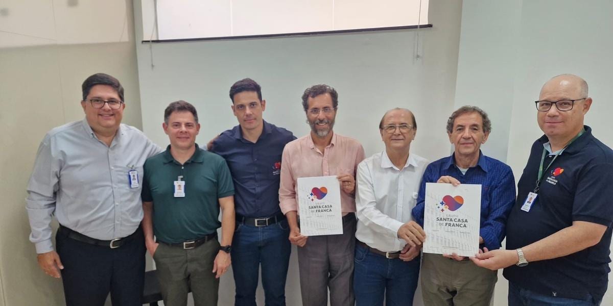 Gilson visita Santa Casa e defende centro de cirurgias robóticas em Franca