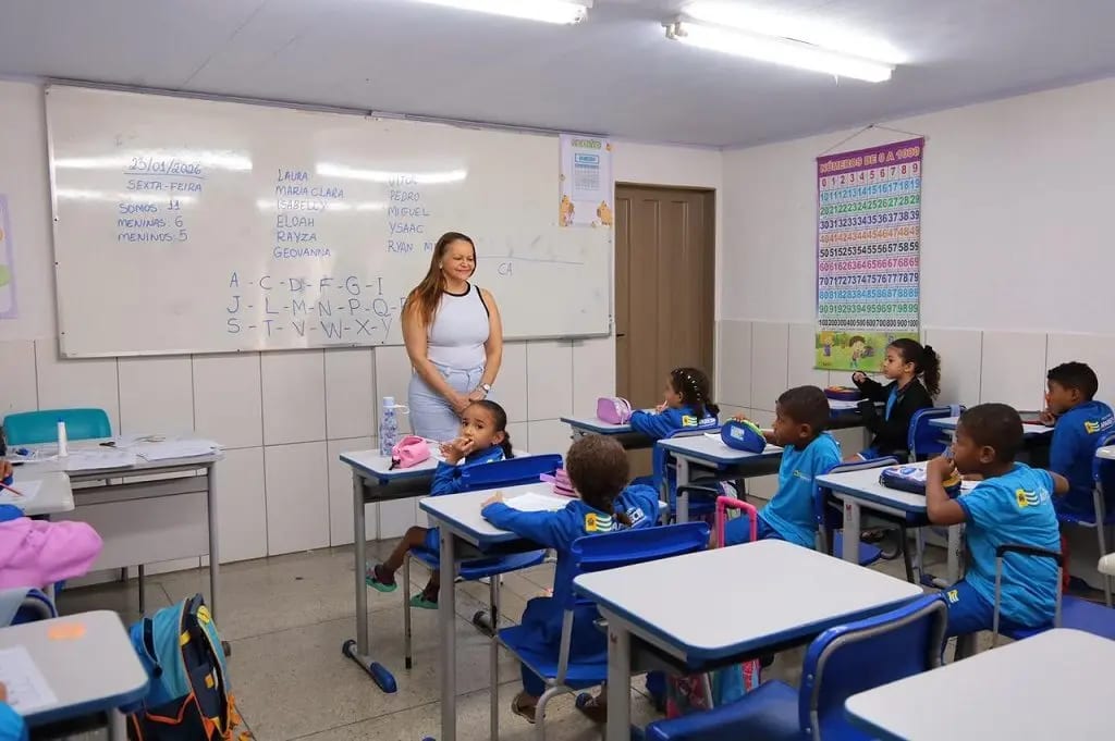 Aparecida anuncia concurso de Educação com quase 3 mil vagas imediatas