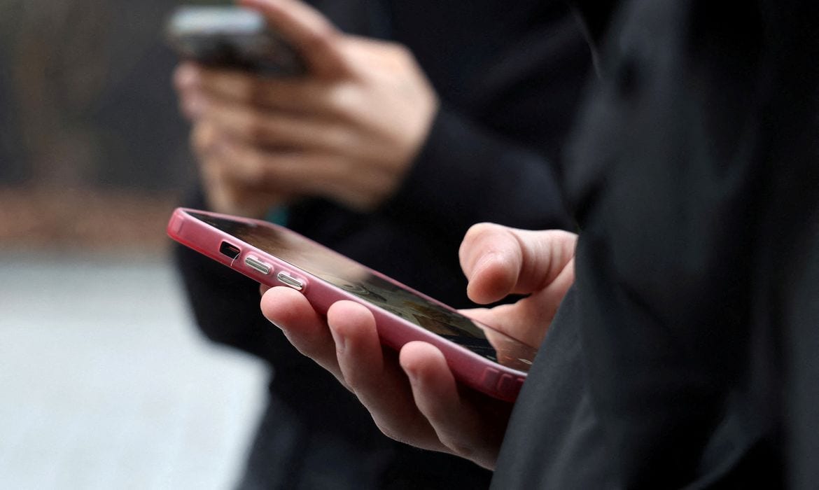 Adolescente de 16 anos lança site votae.org para orientar jovens eleitores