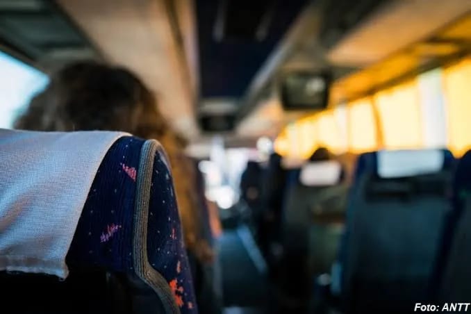 PL 719/2025 permite que mulheres viajando sozinhas escolham assentos ao lado de outras mulheres