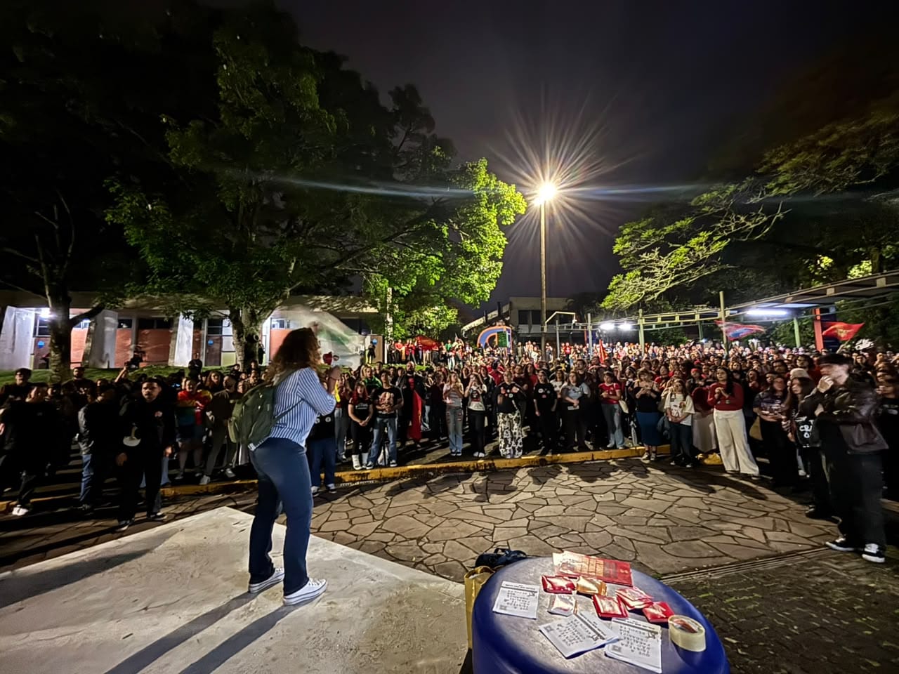 Encontro para apoiar Lula reúne estudantes dentro da Unisinos em São Leopoldo