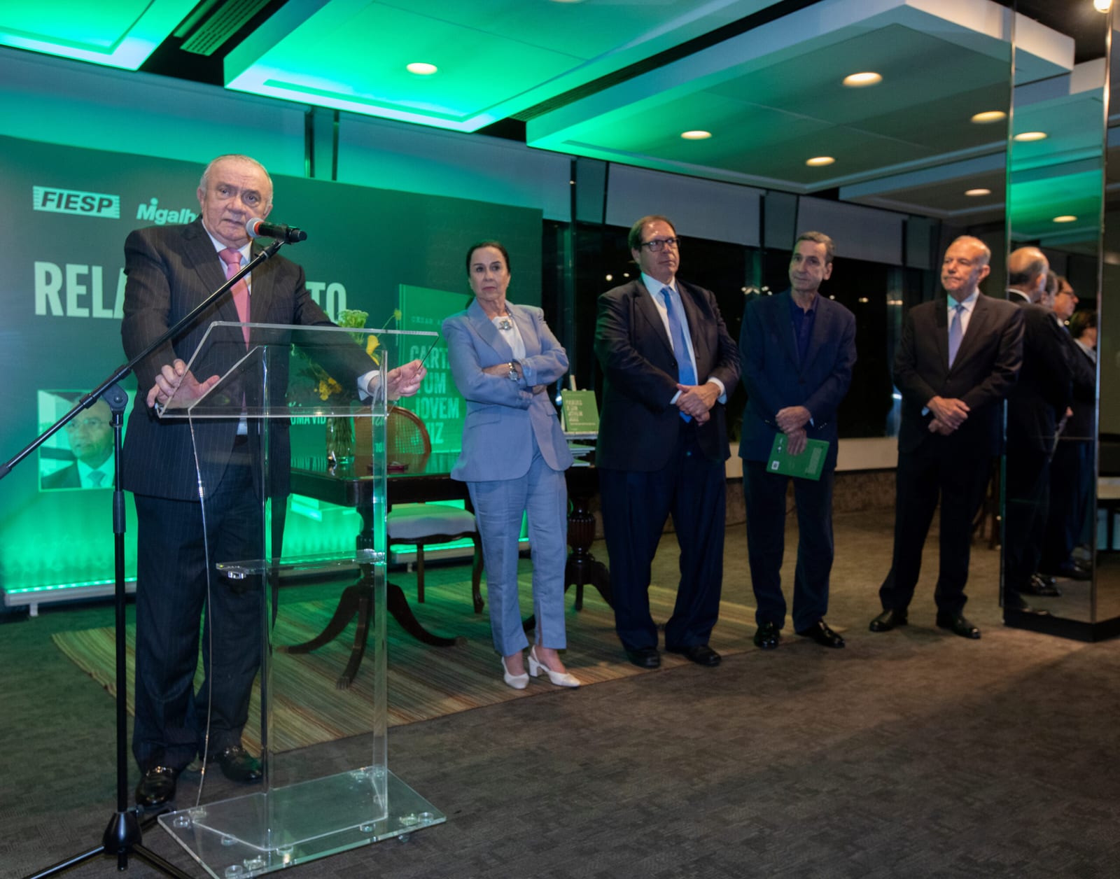Ministro Asfor Rocha reúne autoridades em lançamento de livro em SP