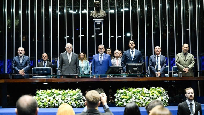 Senado celebra Dia do Médico com debate sobre a profissão