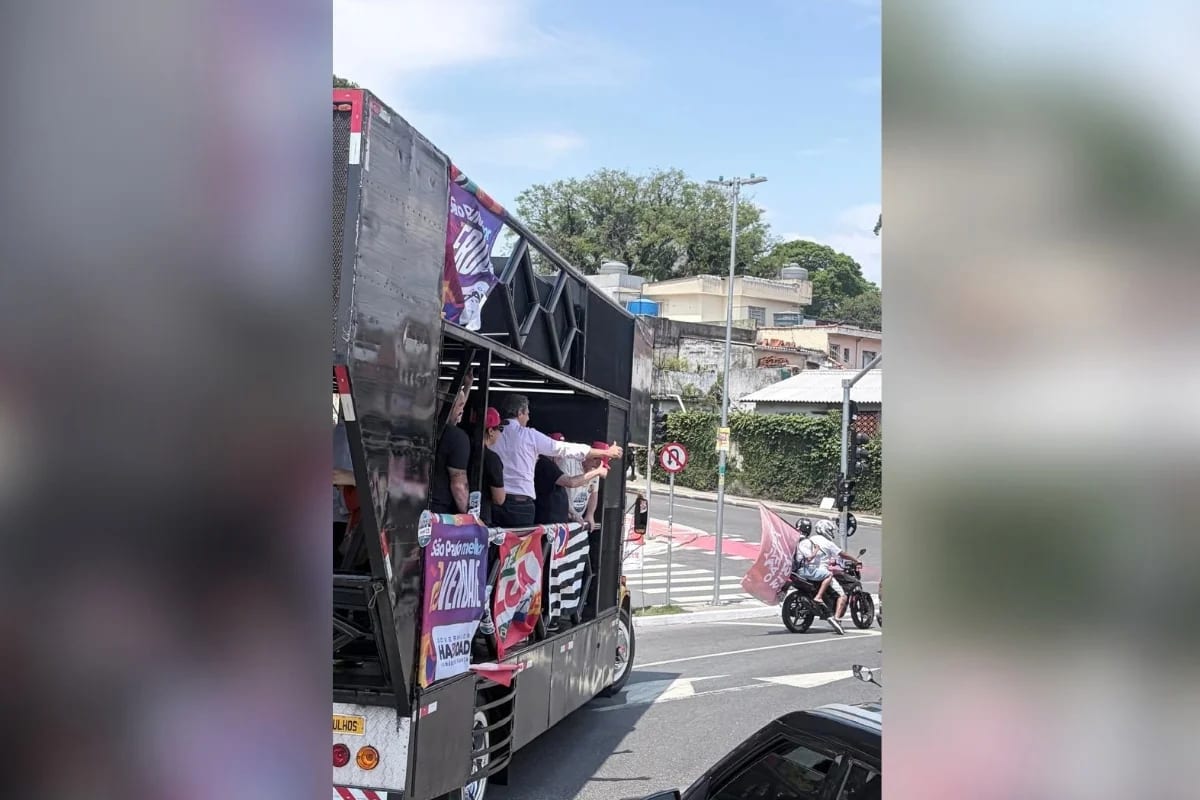 Haddad interrompe carreata em SP por fumaça de escapamento