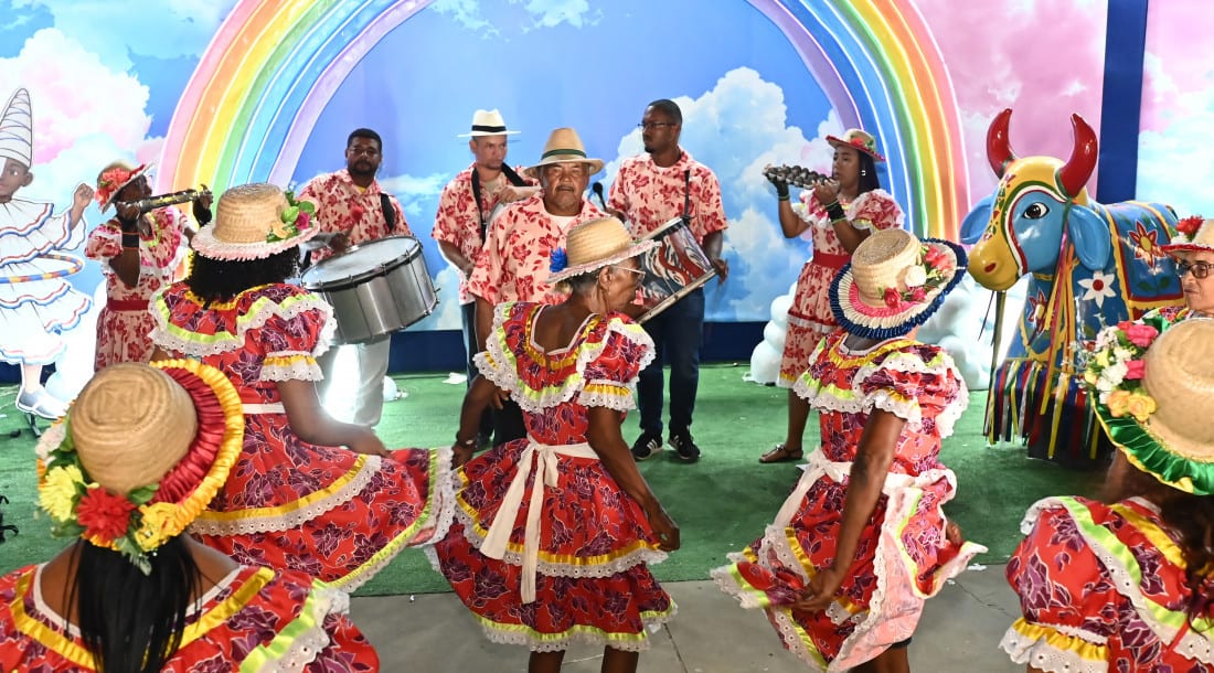 Caceteiras do Mestre Rindú festejam a diversidade na Vila da Criança