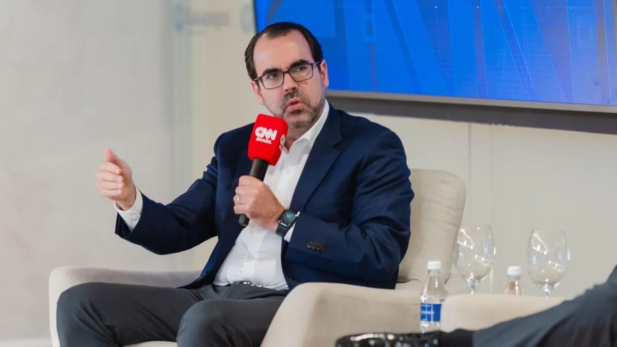 Flávio Bolsonaro tem oportunidades para aprovar reformas fiscais no Congresso