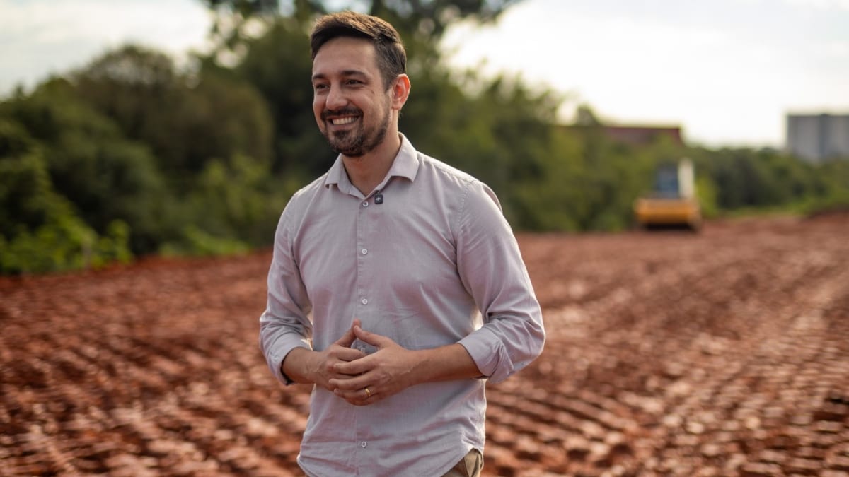 “Minha rotina já é estar nas ruas”: Rodrigo Busato acompanha obras de proteção contra enchentes no primeiro dia como pre
