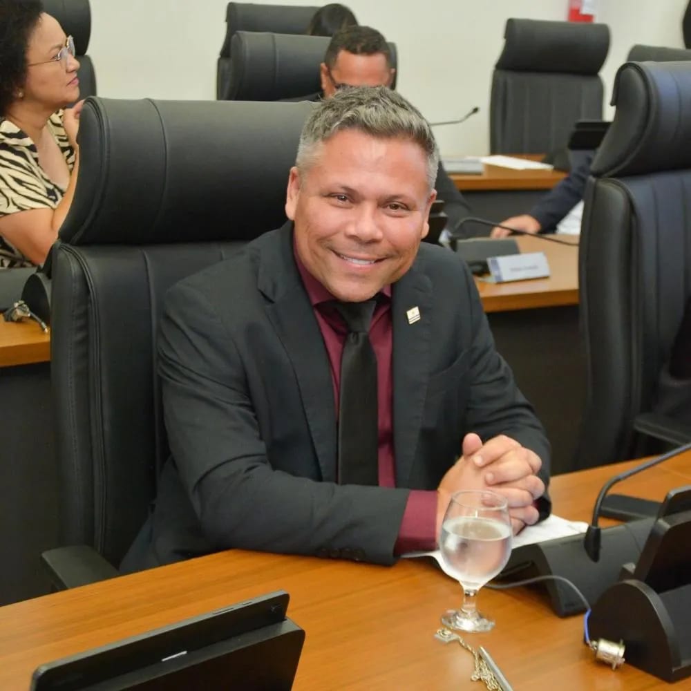 Vereador Alex Mascarenhas parabeniza Escola Thiago Barbosa após unidade liderar Ideb nos anos finais