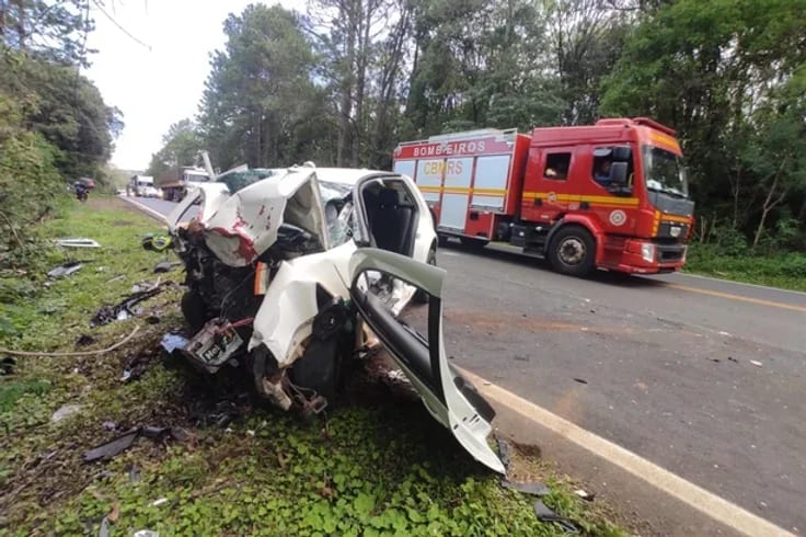 Colisão na ERS-135 deixa três gravemente feridos entre Getúlio Vargas e Erechim