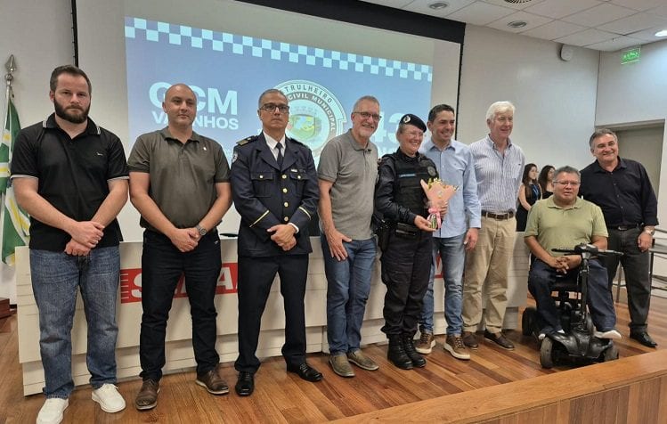 Solenidade no SENAI homenageia GCM de Valinhos por seus 43 anos de história