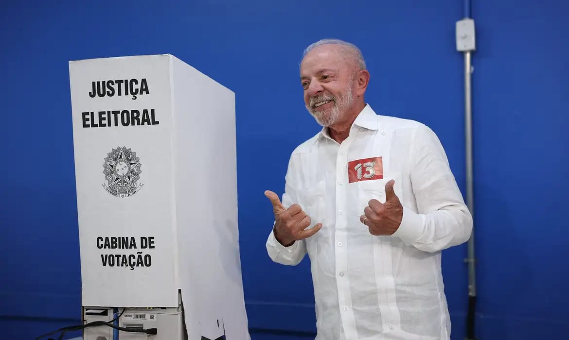 Lula é reeleito presidente do Brasil no segundo turno das eleições de 2026