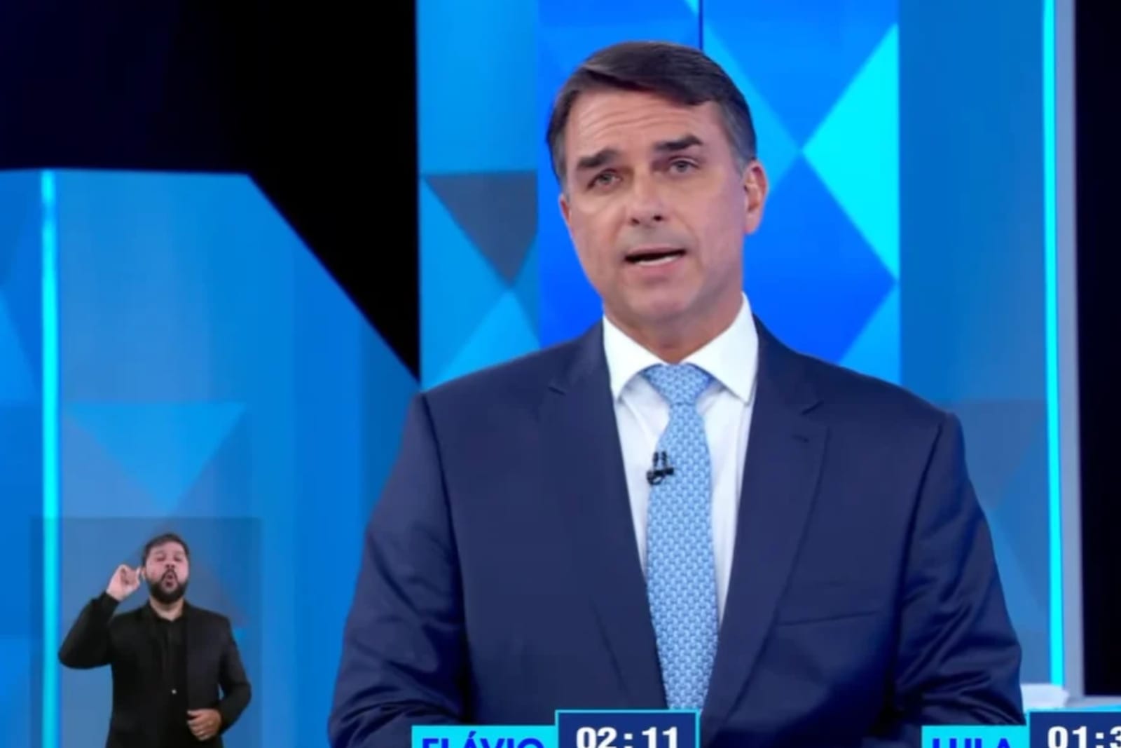 Flávio questiona quem banca Lulinha em bairro de luxo na Espanha