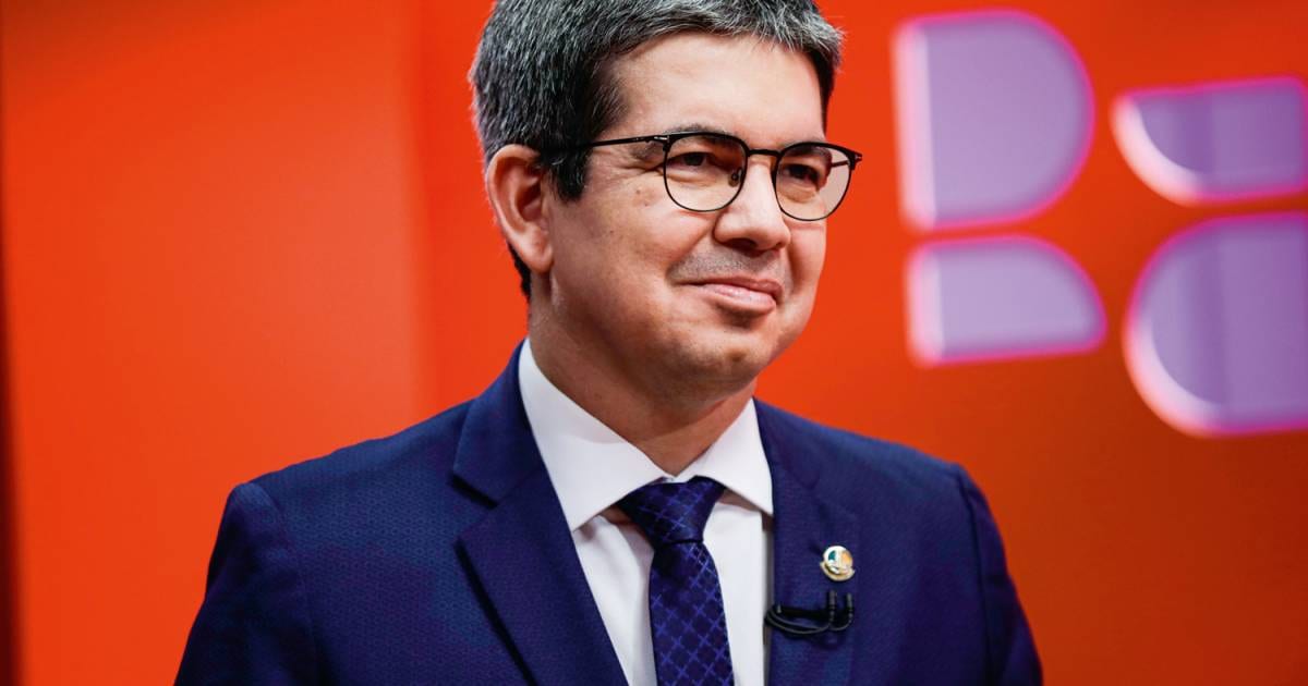 Randolfe Rodrigues não é reeleito; Rayssa Furlan vence vaga no Amapá