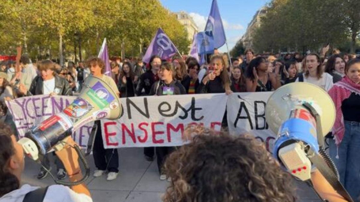 Protestos estudantis fecham 735 colégios na França nesta sexta