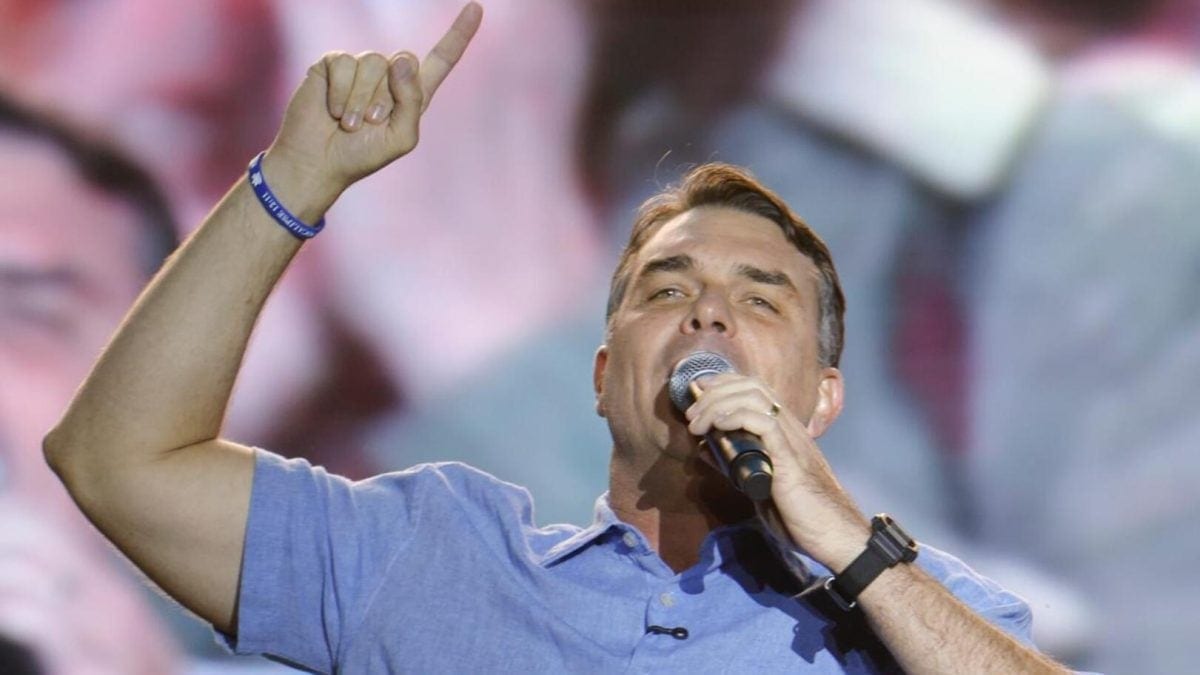 Flávio quer rediscutir E32 na gasolina se for eleito