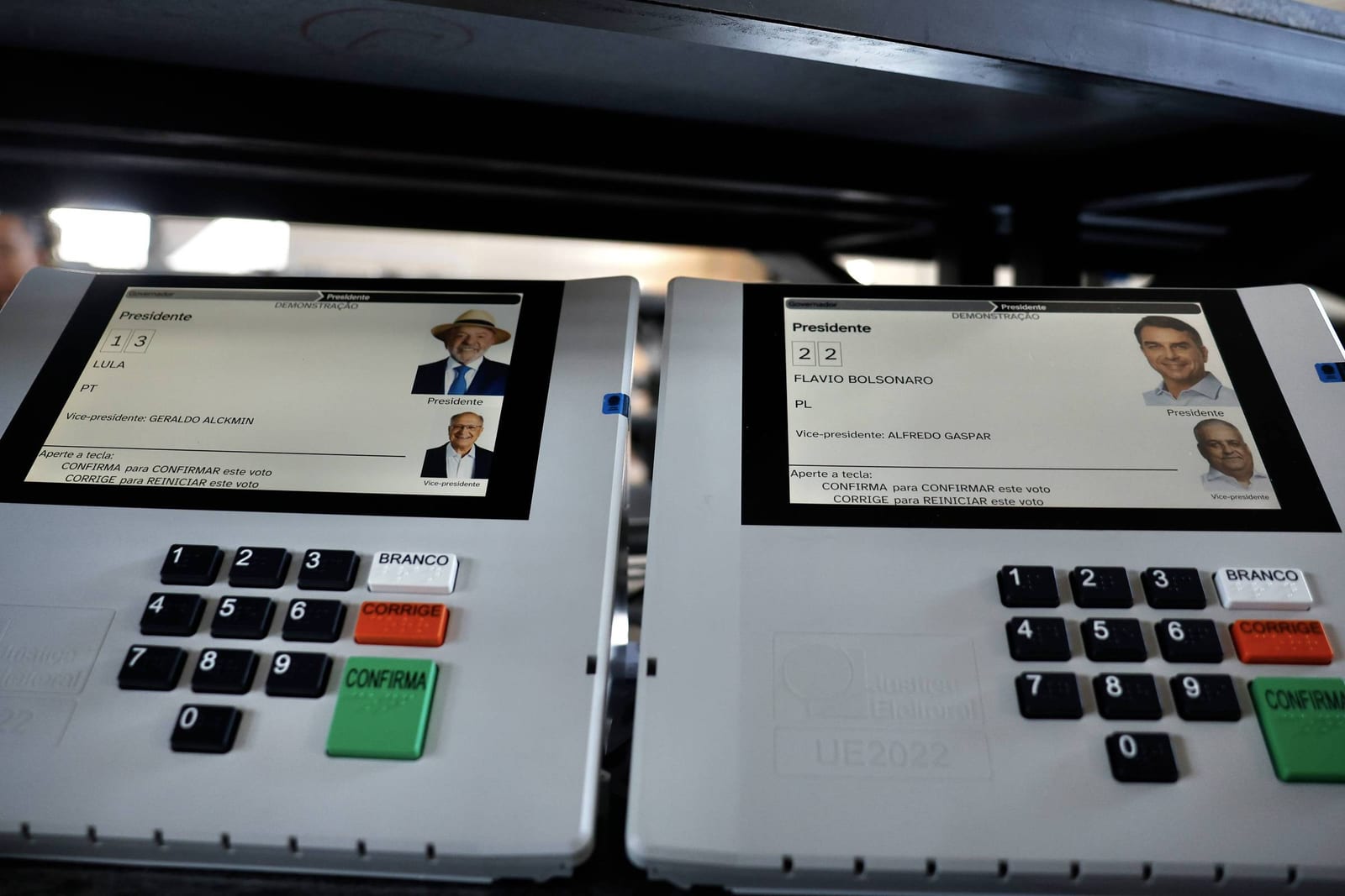 Prorrogação do horário de votação em todo o país é decisão inédita desde adoção da urna eletrônica