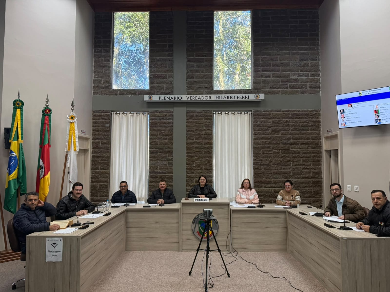 Arvorezinha aprova revisão do ISS (PL 040/2026)