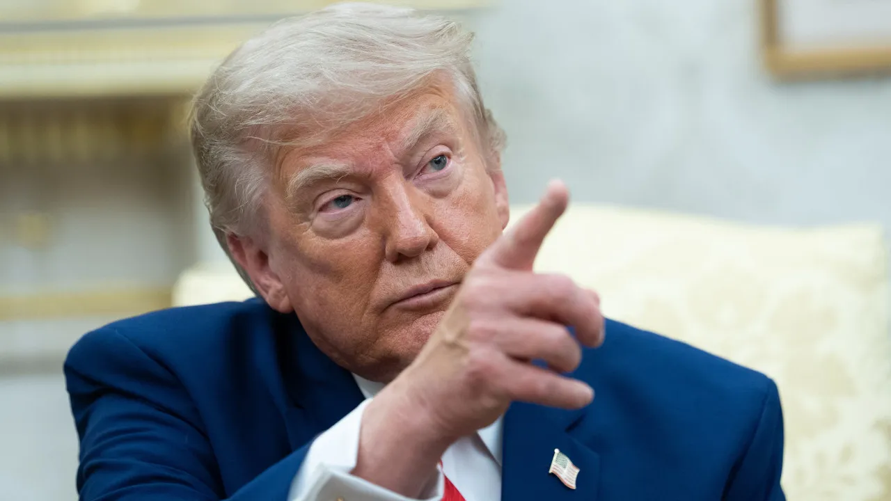 Trump provoca com imagem de IA sobre 3º mandato, mesmo proibido