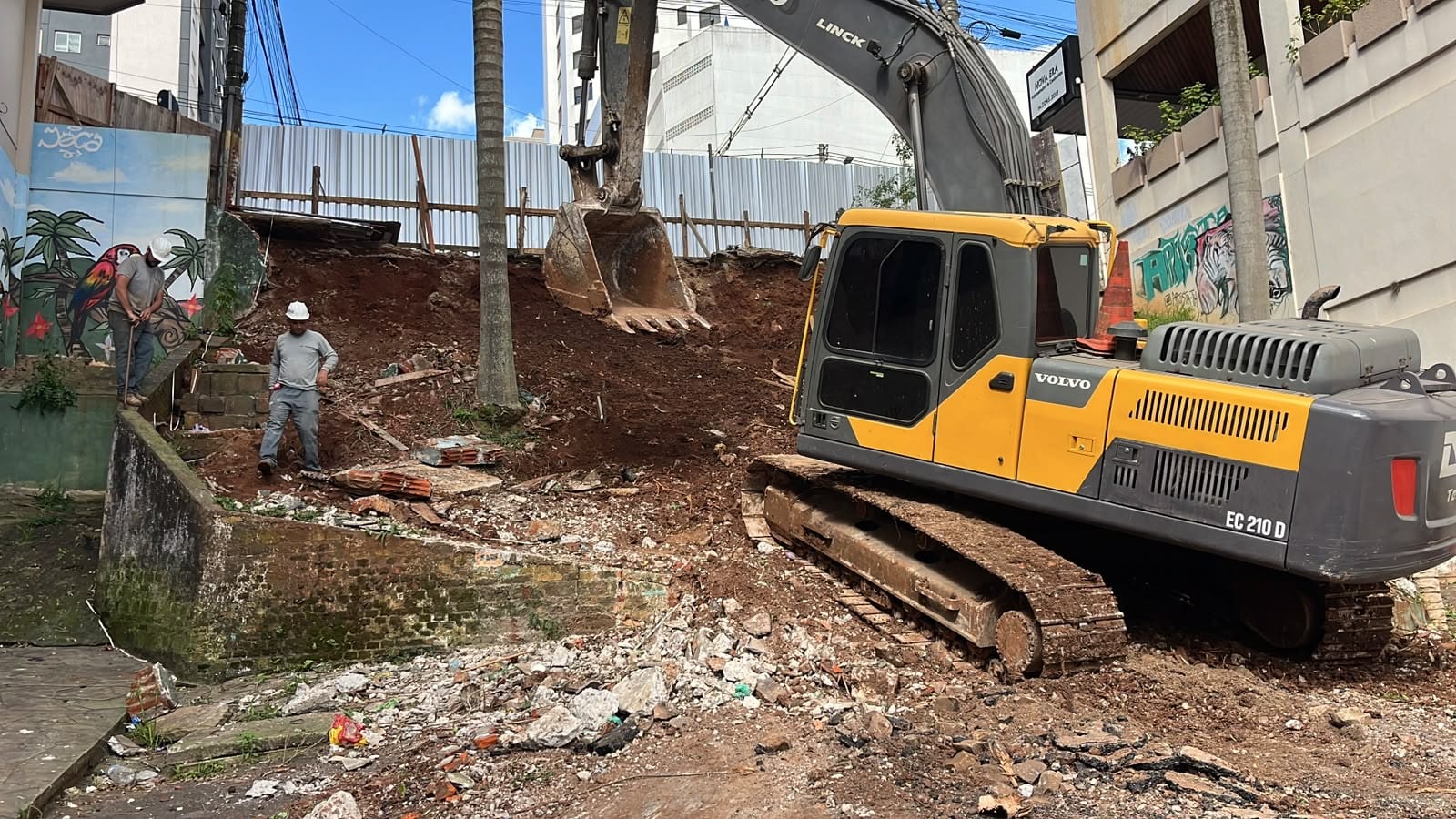 Obras da escadaria da Independência começam em Passo Fundo com previsão de conclusão em março de 2027