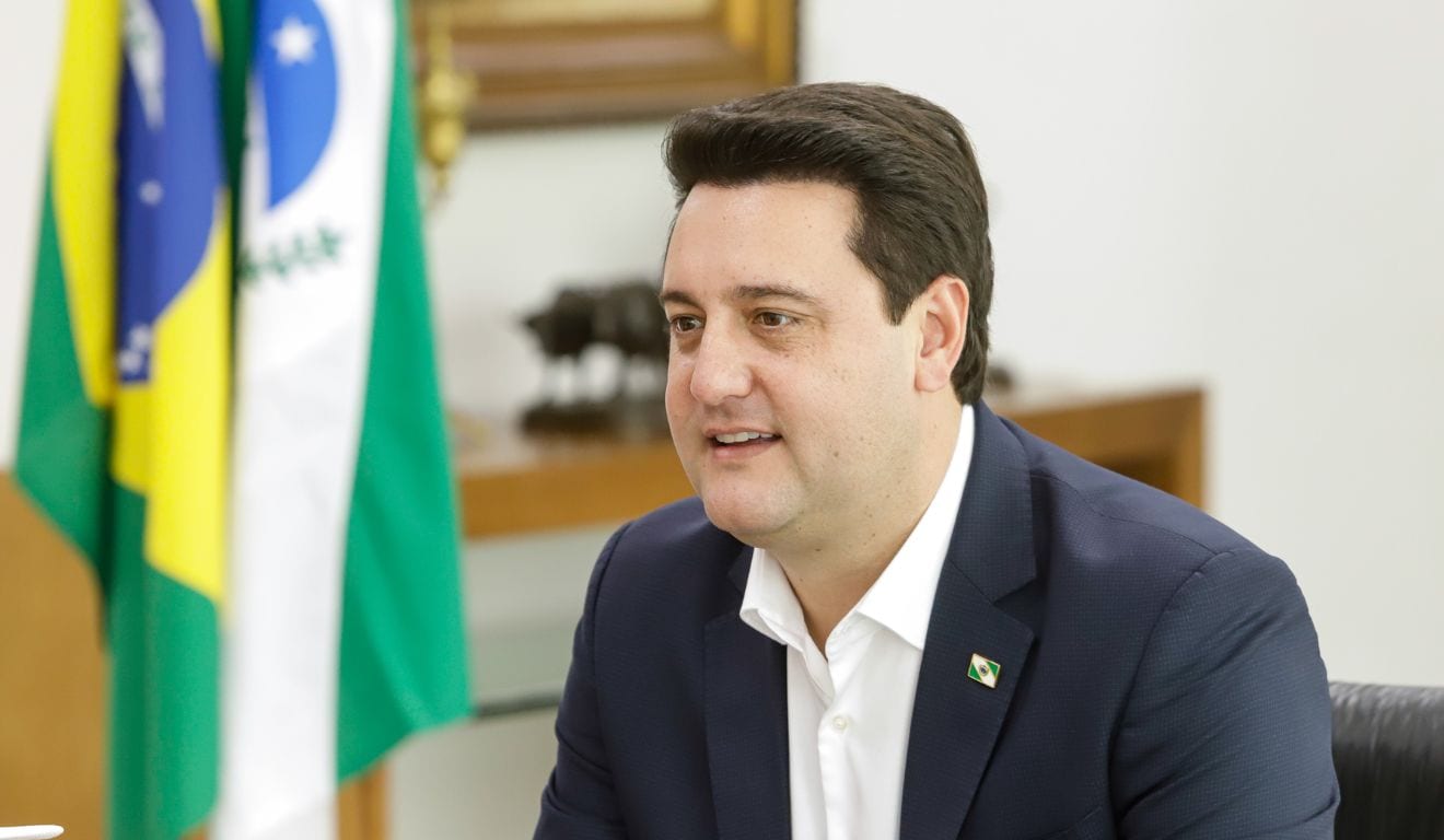 Ratinho Junior pedirá licença do governo do Paraná