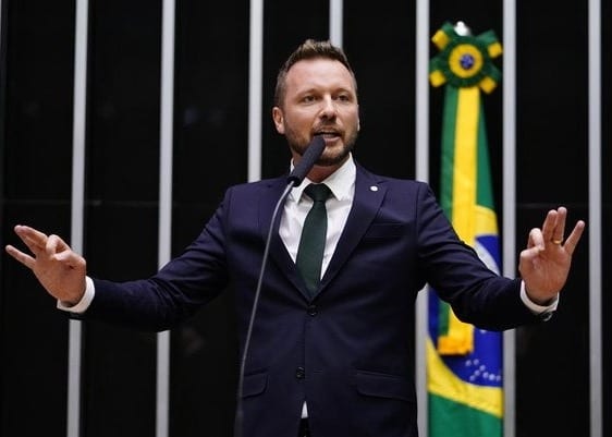 “O Brasil real não aguenta mais quatro anos de PT”, ressalta campeão de votos no RS, Mauricio Marcon