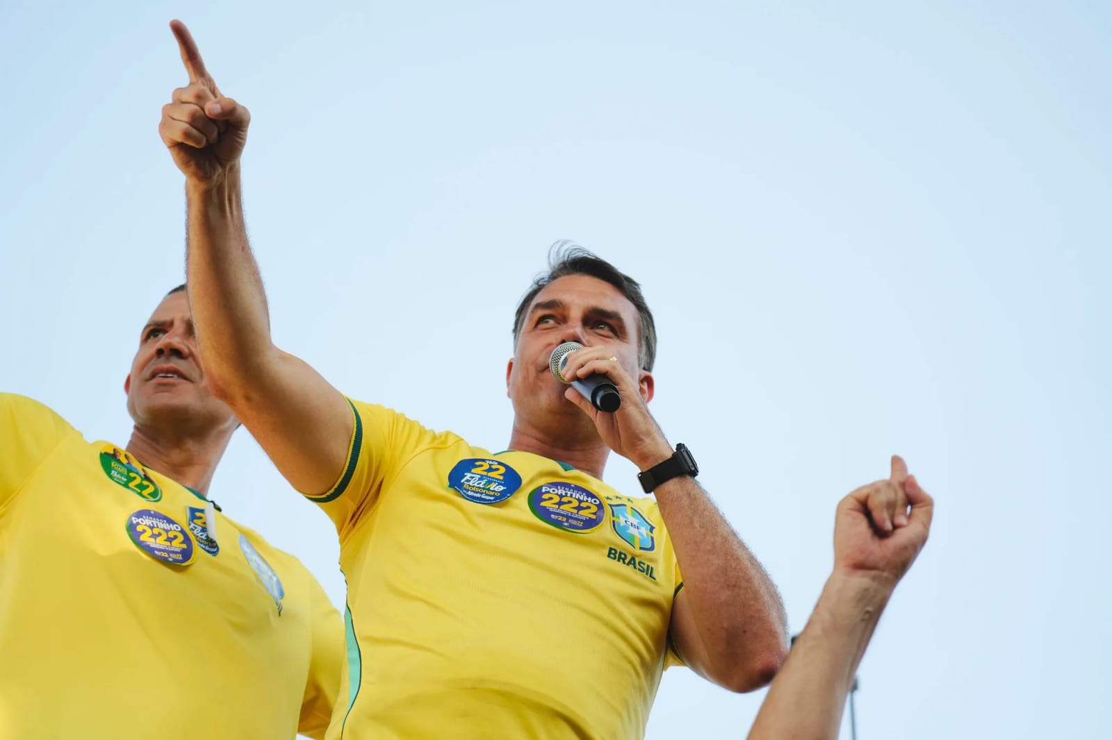 Menos dinheiro para o SUS, para educação e para os aposentados: a proposta de ‘tesouraço’ de Flávio Bolsonaro